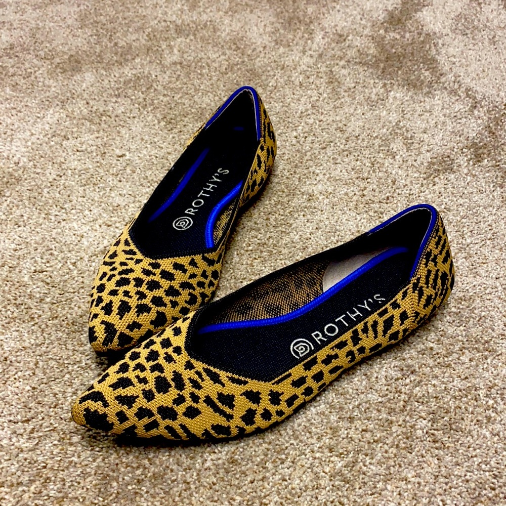Too narrow. Worn a few times excellent condition.
